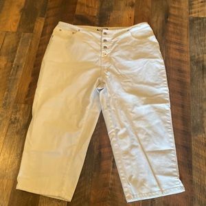 L.A Blues stretch white capri pants size 18W